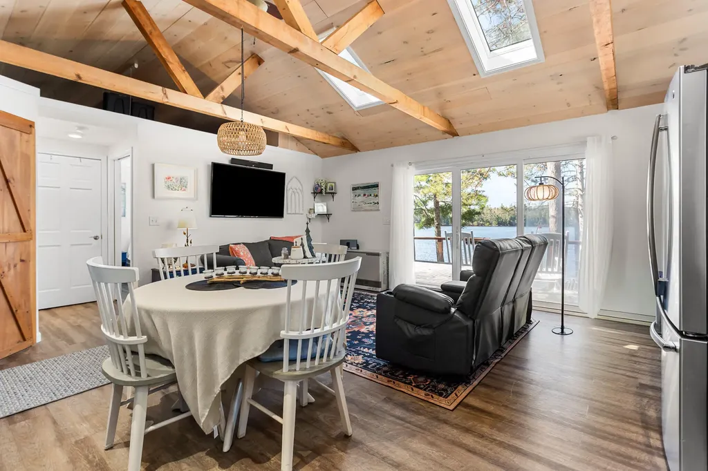 53 Birch Point Circle Beddington ME 04622