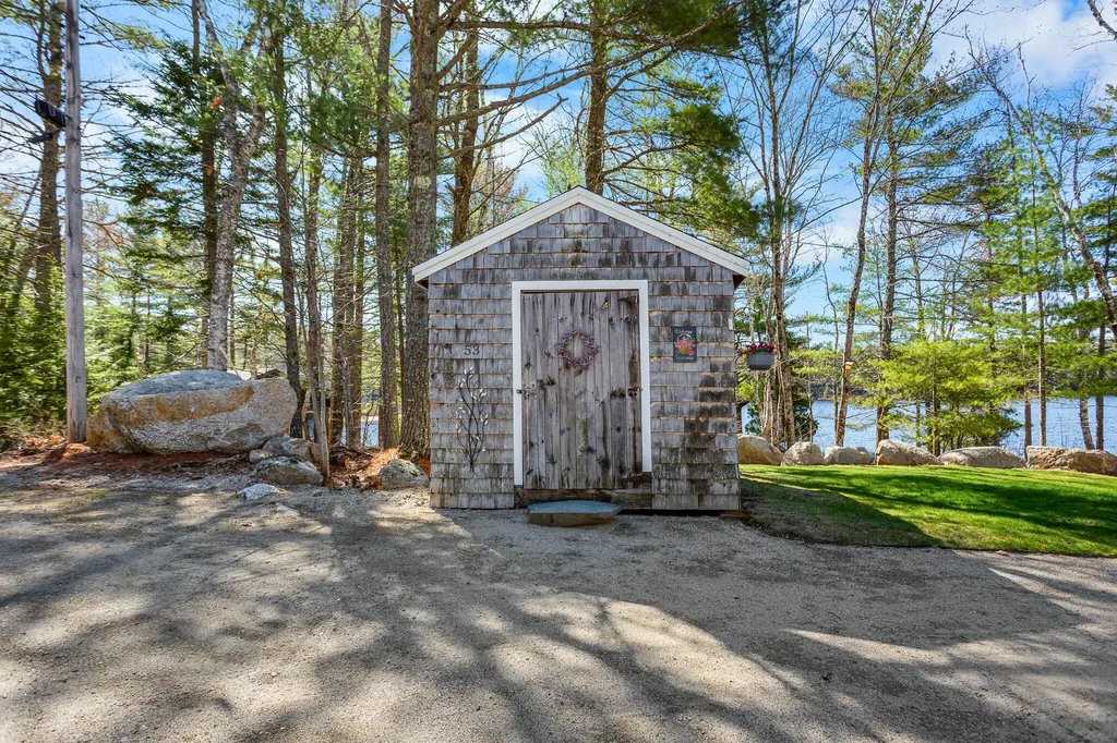 53 Birch Point Circle Beddington ME 04622