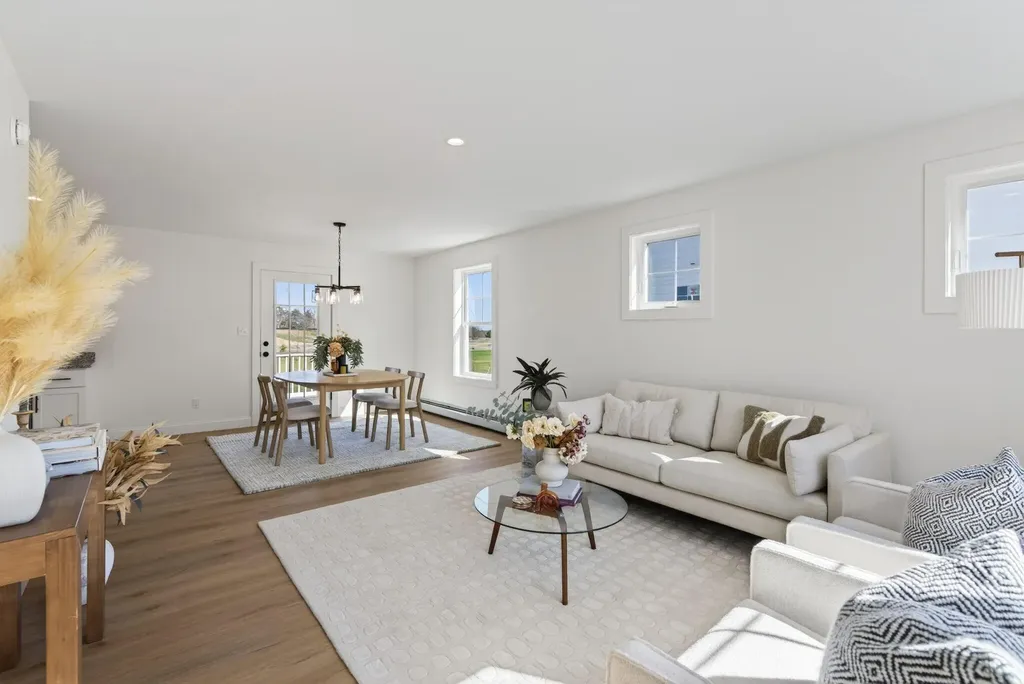 12 Feldspar Lane Cumberland ME 04021