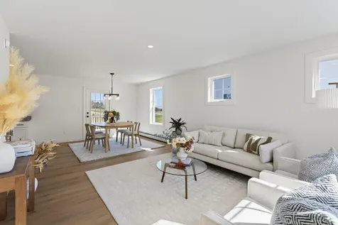 12 Feldspar Lane Cumberland ME 04021