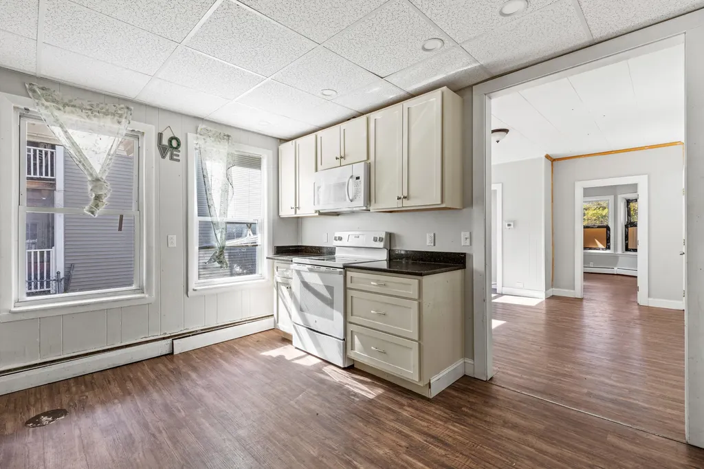 174 Bartlett Street Lewiston ME 04240