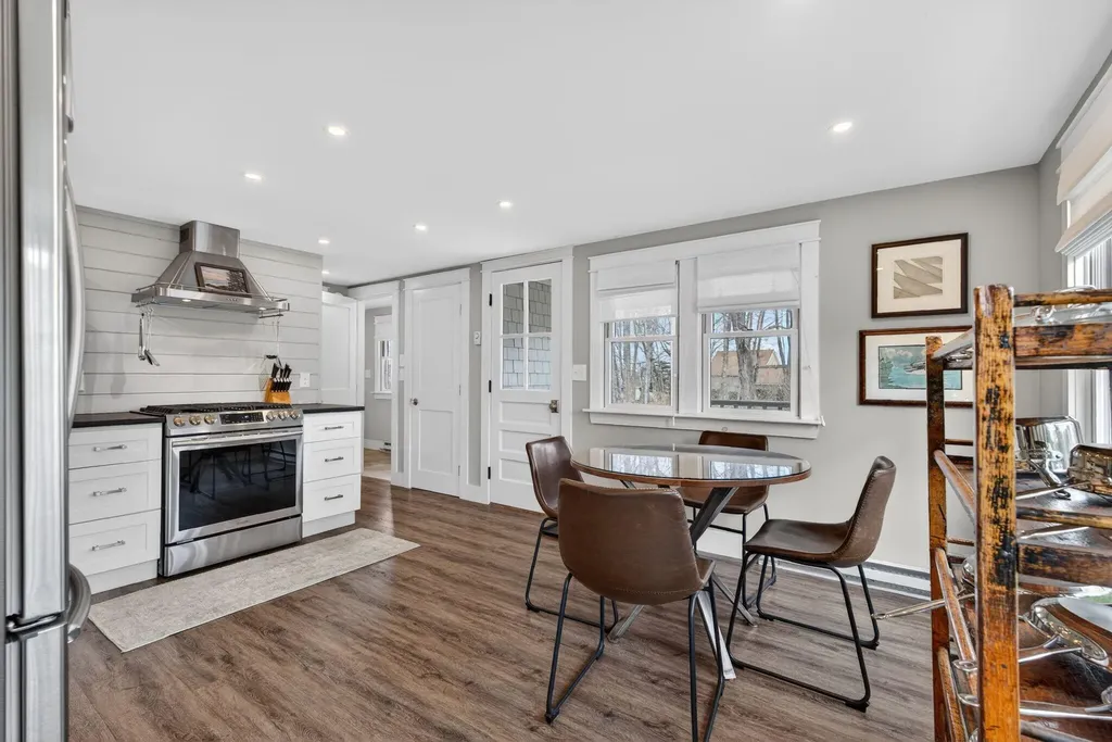 6 Perkins Lane Kennebunkport ME 04046