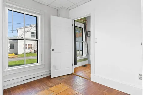 149 Pleasant Street Rockland ME 04841