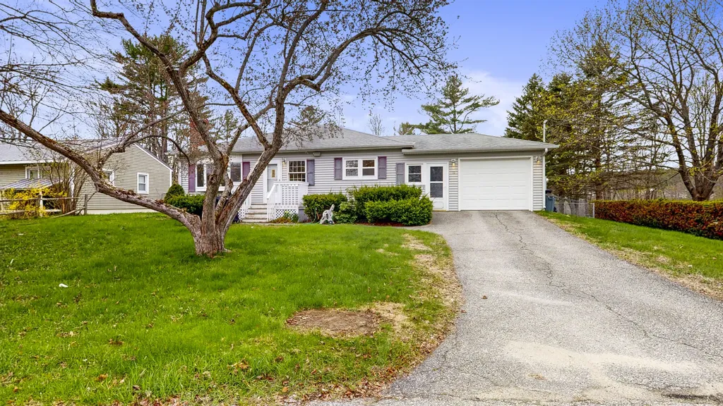 10 Riley Street Lewiston ME 04240