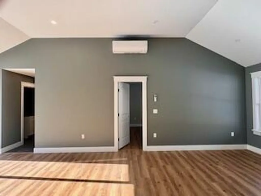 24 Mayberry Landing Naples ME 04055