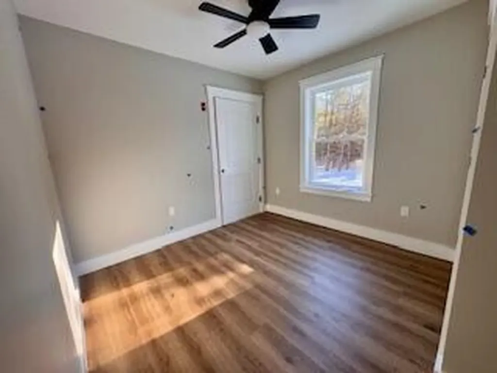 24 Mayberry Landing Naples ME 04055