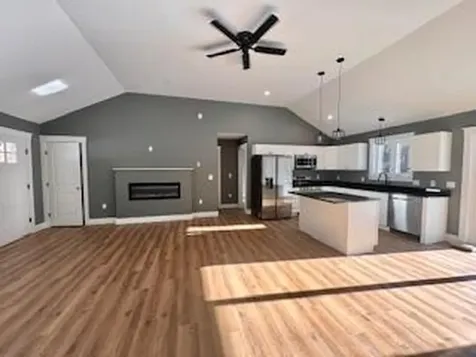24 Mayberry Landing Naples ME 04055