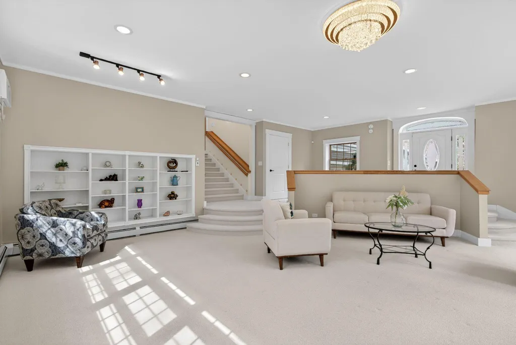 31 Old Blue Point Road Scarborough ME 04074