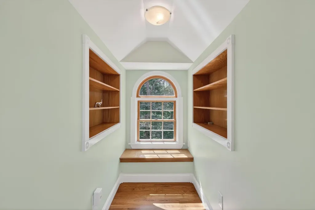 31 Old Blue Point Road Scarborough ME 04074