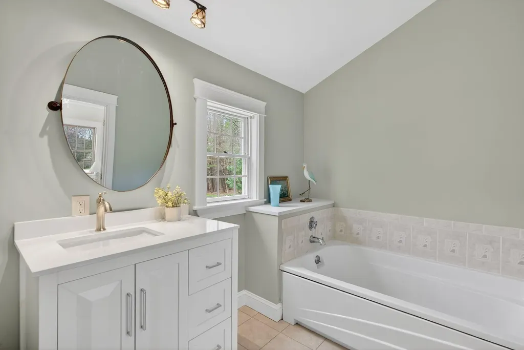 31 Old Blue Point Road Scarborough ME 04074