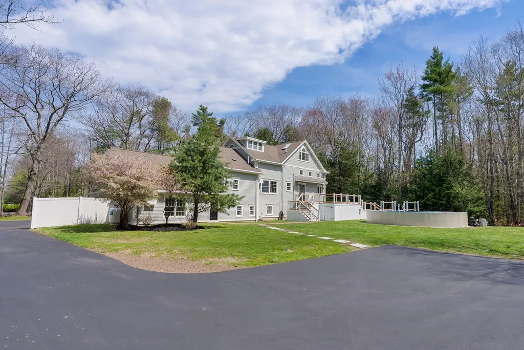 31 Old Blue Point Road Scarborough ME 04074
