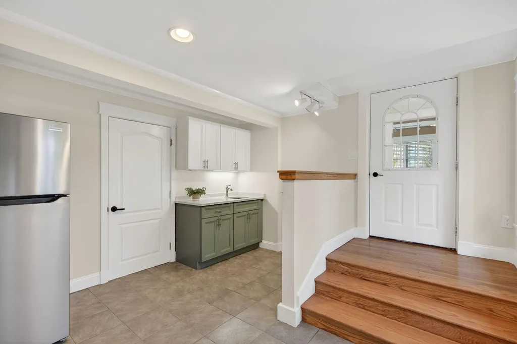 31 Old Blue Point Road Scarborough ME 04074