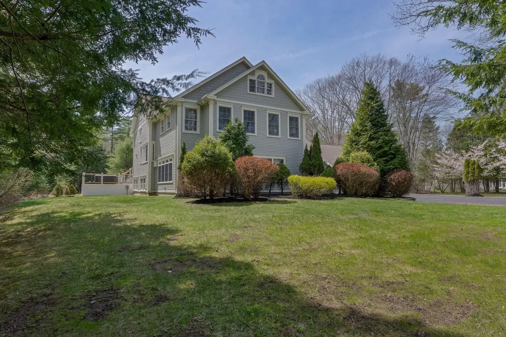31 Old Blue Point Road Scarborough ME 04074