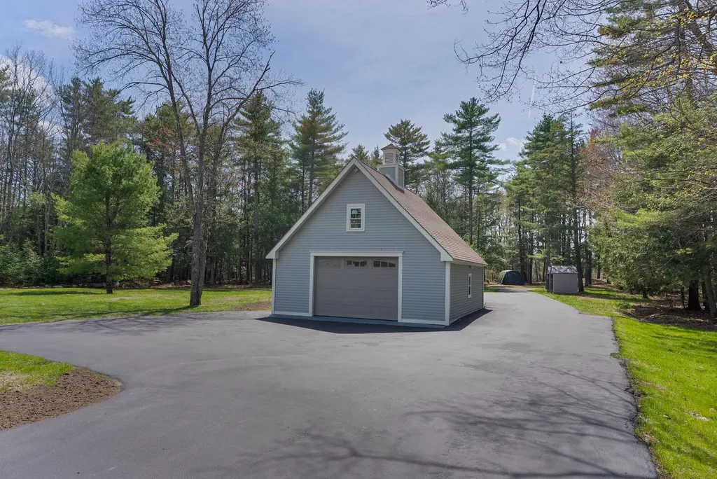 31 Old Blue Point Road Scarborough ME 04074