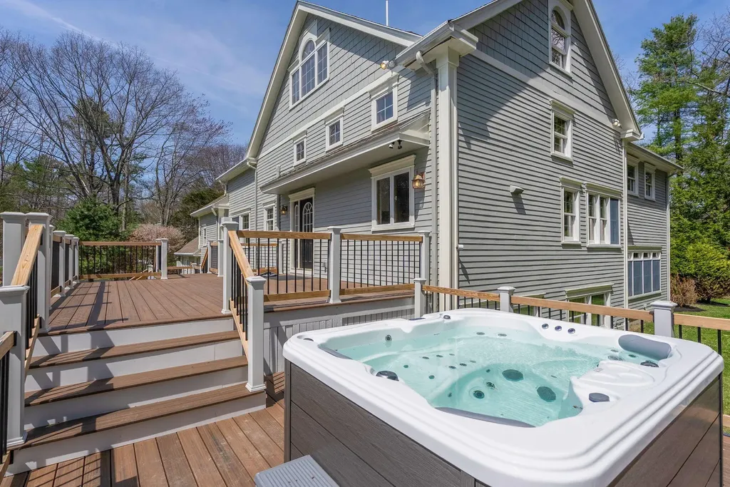 31 Old Blue Point Road Scarborough ME 04074