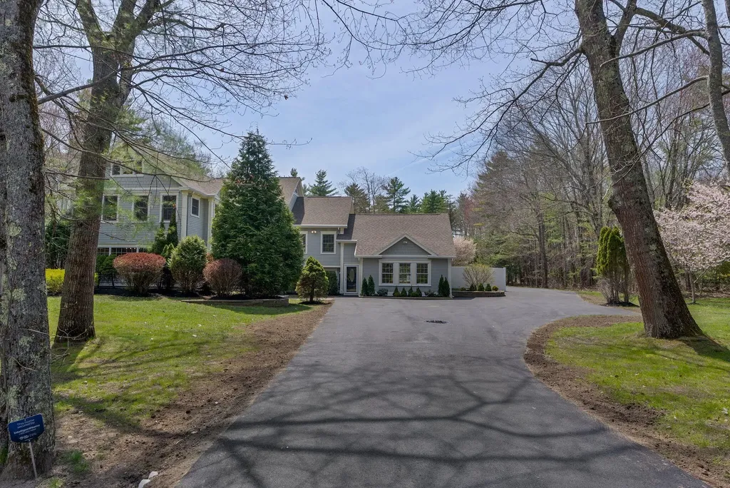 31 Old Blue Point Road Scarborough ME 04074