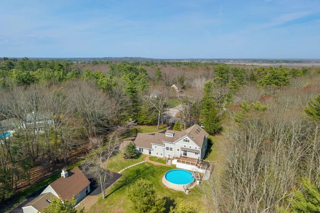 31 Old Blue Point Road Scarborough ME 04074