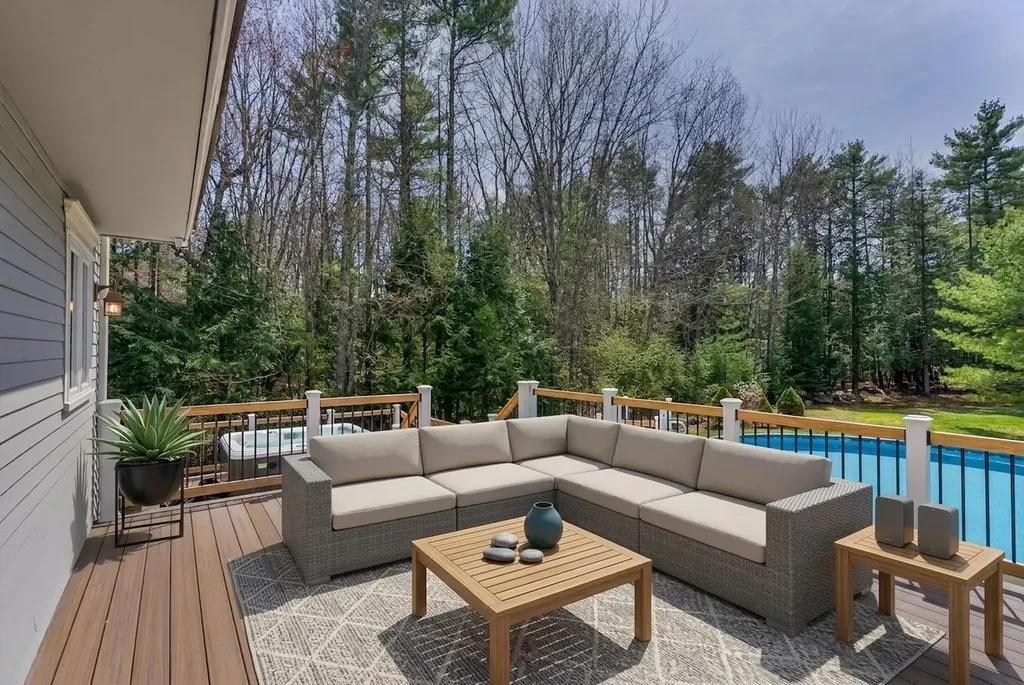 31 Old Blue Point Road Scarborough ME 04074