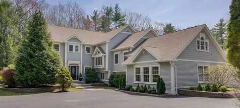 31 Old Blue Point Road Scarborough ME 04074