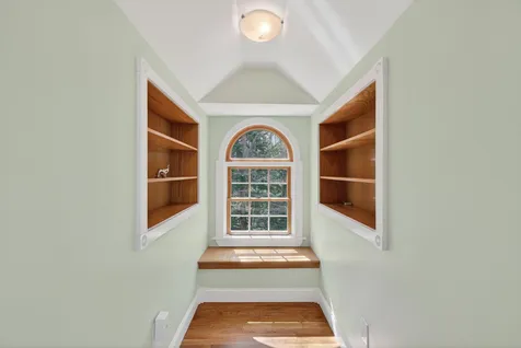 31 Old Blue Point Road Scarborough ME 04074