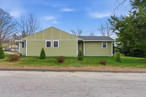 78 Houghton Street Auburn ME 04210