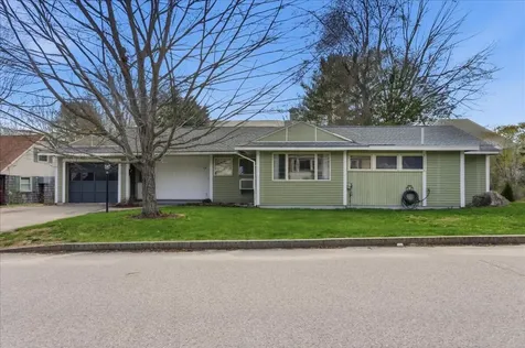 78 Houghton Street Auburn ME 04210