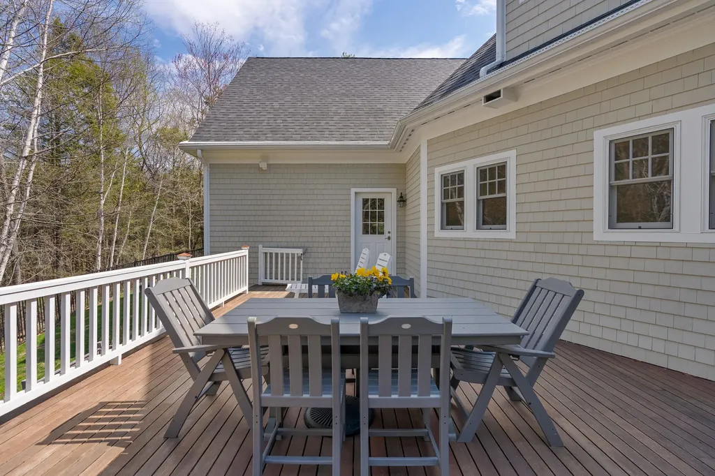 37 Mary Lane Cumberland ME 04110
