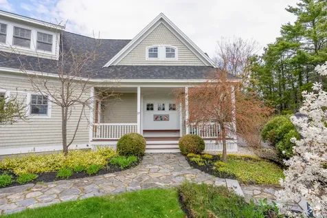 37 Mary Lane Cumberland ME 04110