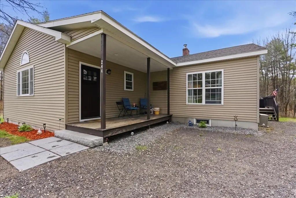 244 Back Street Monmouth ME 04265