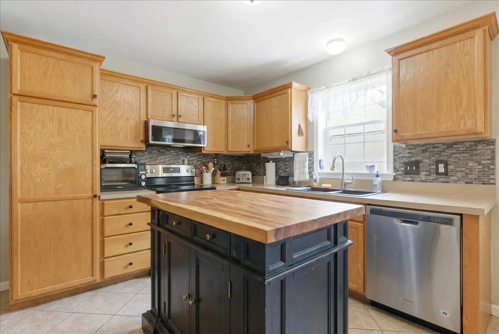 244 Back Street Monmouth ME 04265