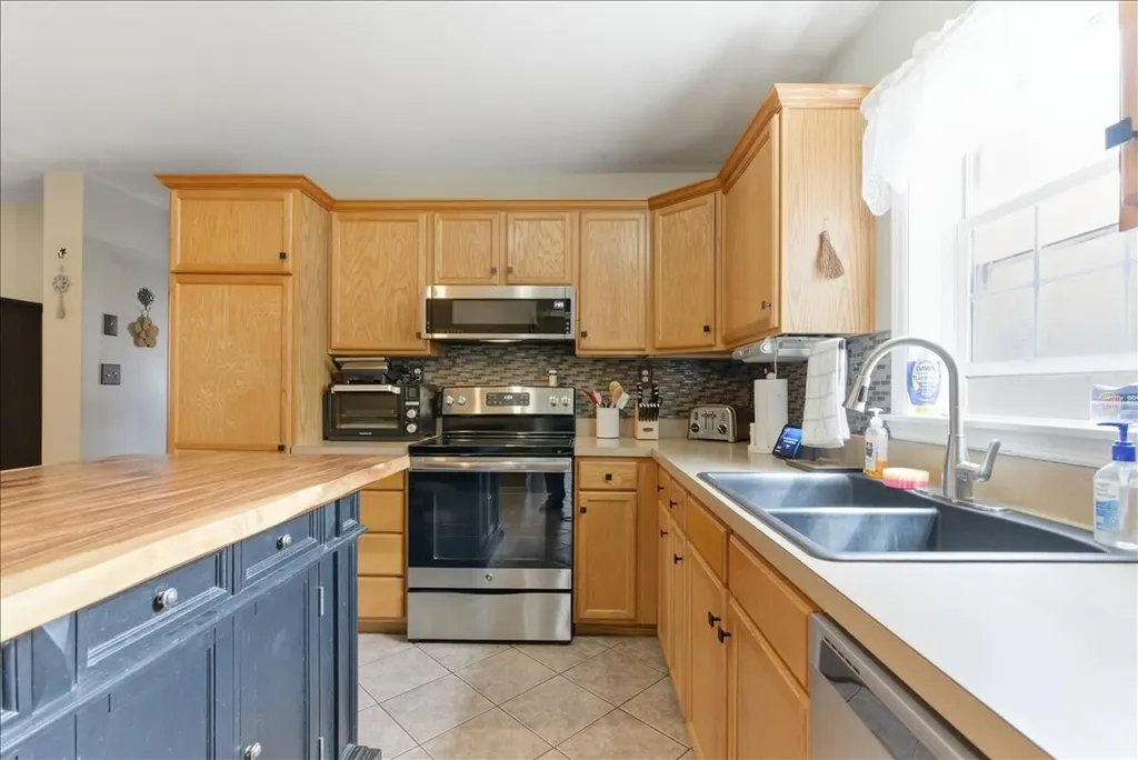 244 Back Street Monmouth ME 04265