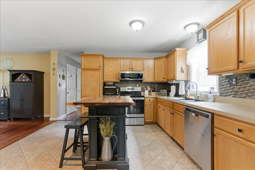 244 Back Street Monmouth ME 04265