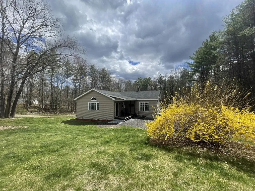 244 Back Street Monmouth ME 04265