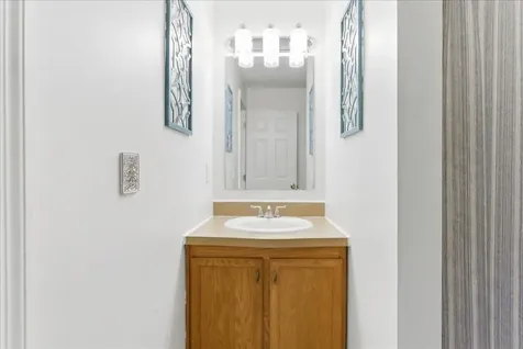 244 Back Street Monmouth ME 04265