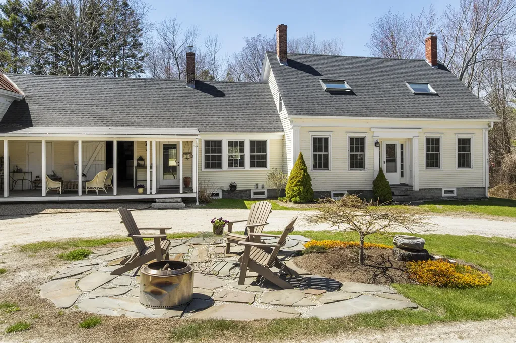 48 Winter Street Topsham ME 04086