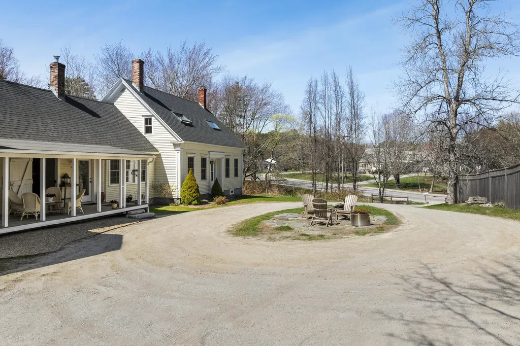 48 Winter Street Topsham ME 04086