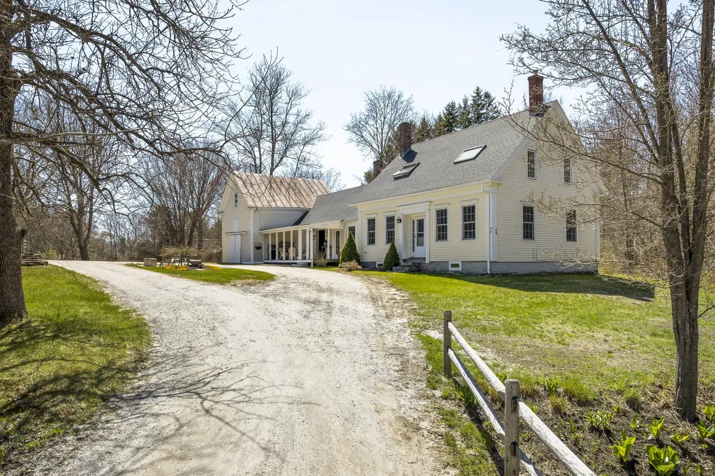48 Winter Street Topsham ME 04086