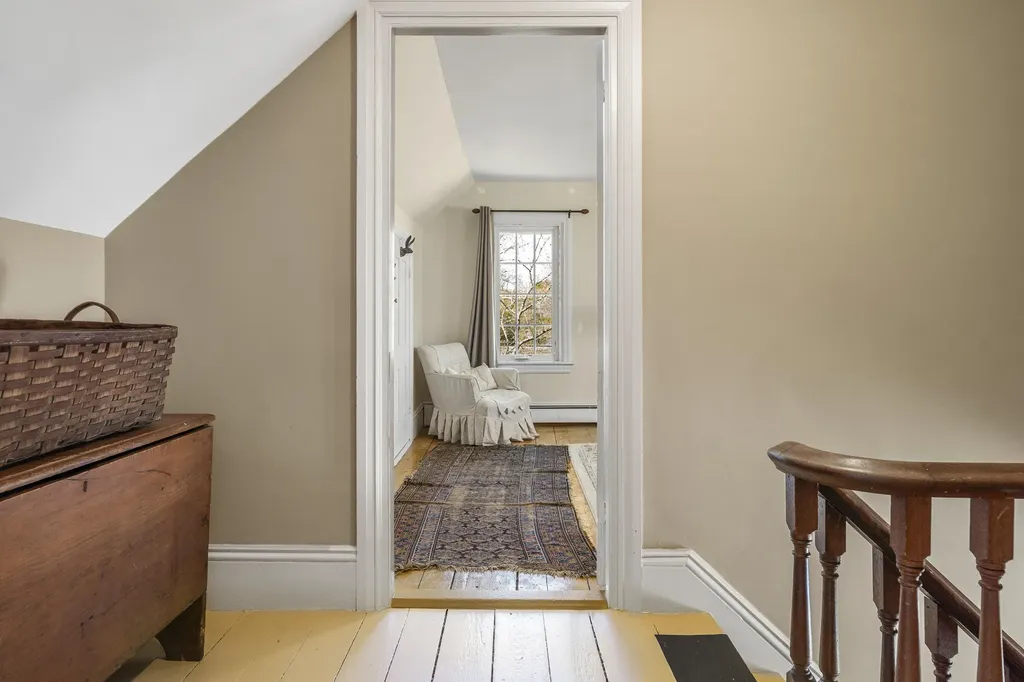 48 Winter Street Topsham ME 04086