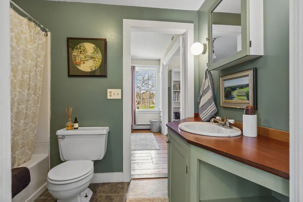 48 Winter Street Topsham ME 04086