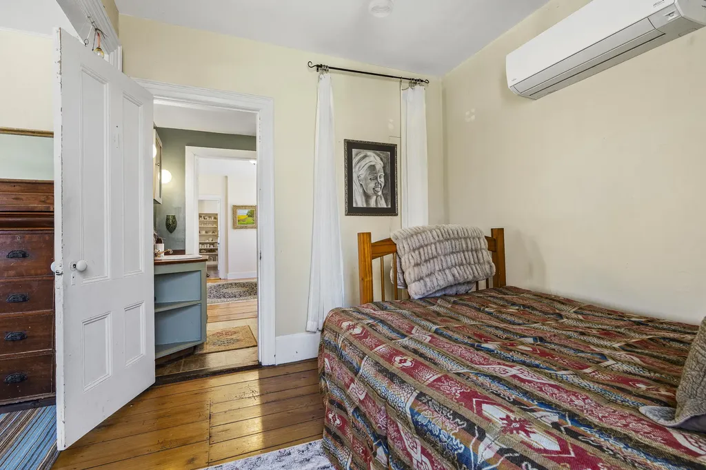 48 Winter Street Topsham ME 04086