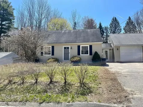 15 Reginald Street Auburn ME 04210