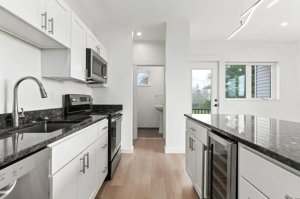 531 Westbrook Street South Portland ME 04106