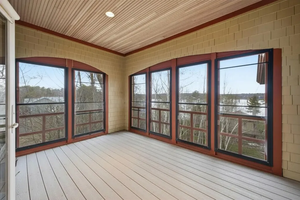 51 W Island Way Edgecomb ME 04556