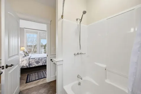 51 W Island Way Edgecomb ME 04556