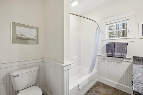 51 W Island Way Edgecomb ME 04556