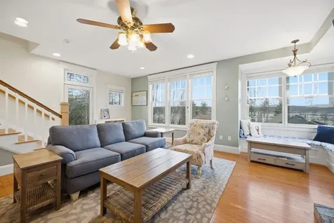 51 W Island Way Edgecomb ME 04556