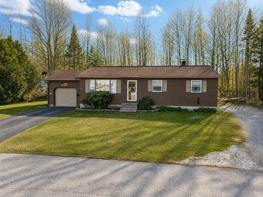 32 Lawn Avenue Gorham ME 04038