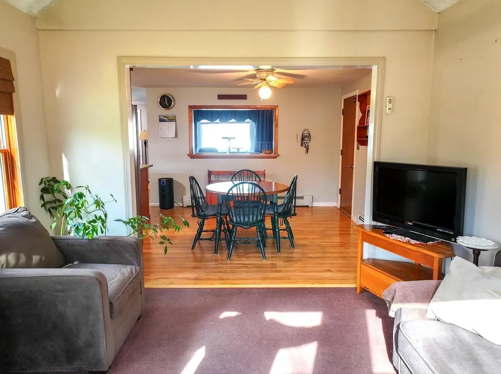 32 Lawn Avenue Gorham ME 04038