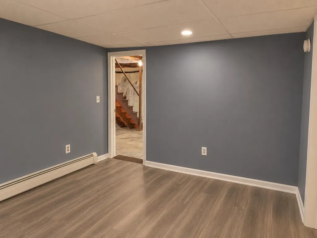 32 Lawn Avenue Gorham ME 04038