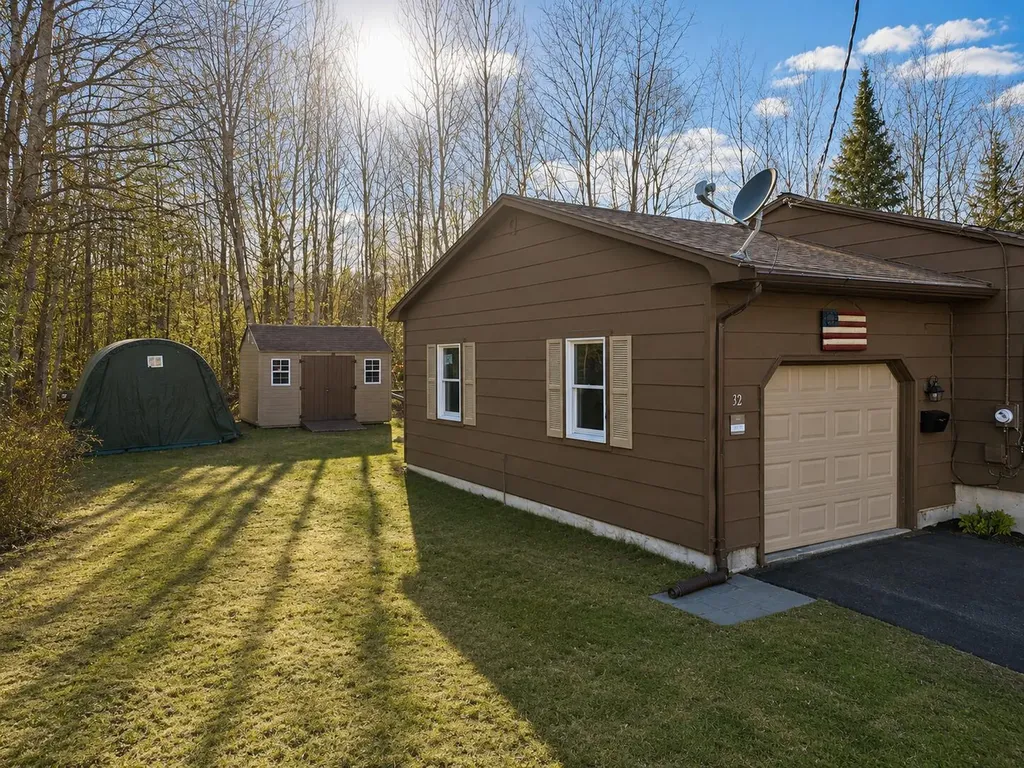 32 Lawn Avenue Gorham ME 04038